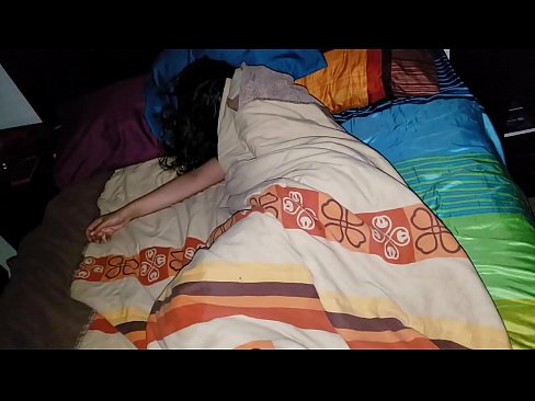 ❤️ Vicfilo kritikante sian junan duonpatrinon dum ŝi dormas. Bonega sekso ĉe porno eo.porno-fuq.ru ️❤